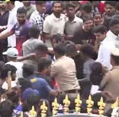 बेंगलुरु में भगदड़, 11 की मौत